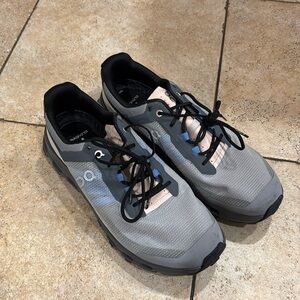 On Cloudvista Gray and Black Athletic Shoes Modern Design